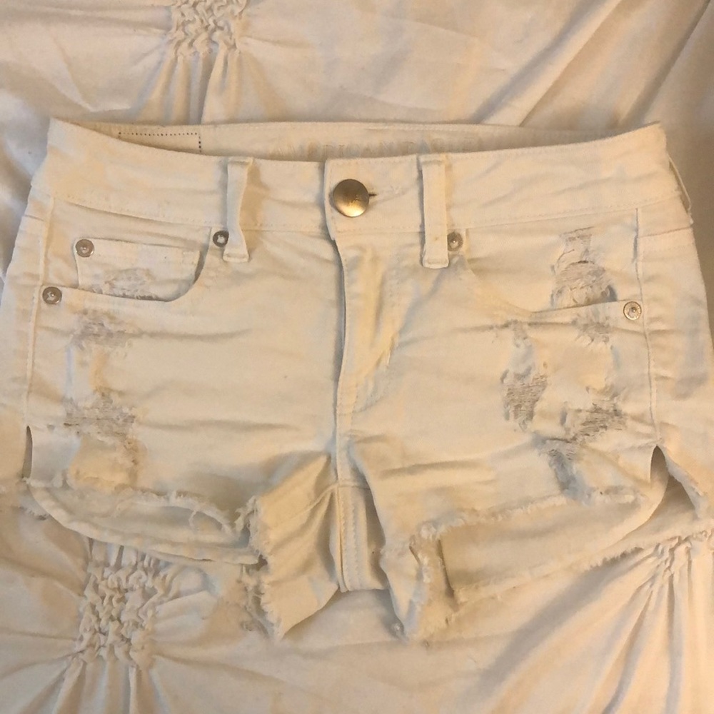 White American eagle shorts
